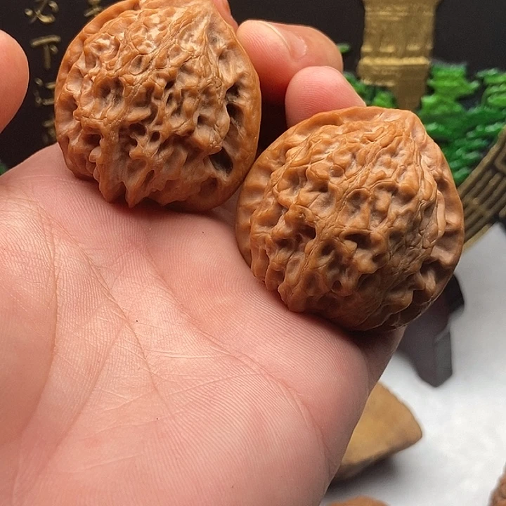 泉***品把件文玩核桃金牛