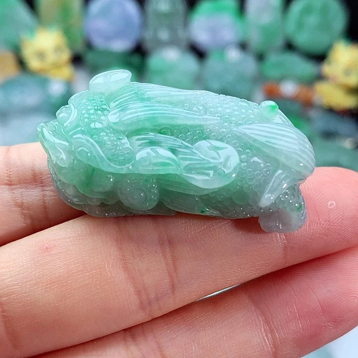 翡翠颈饰未镶嵌清*翡翠