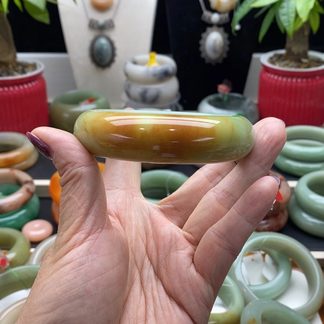 石英质玉未镶嵌手镯