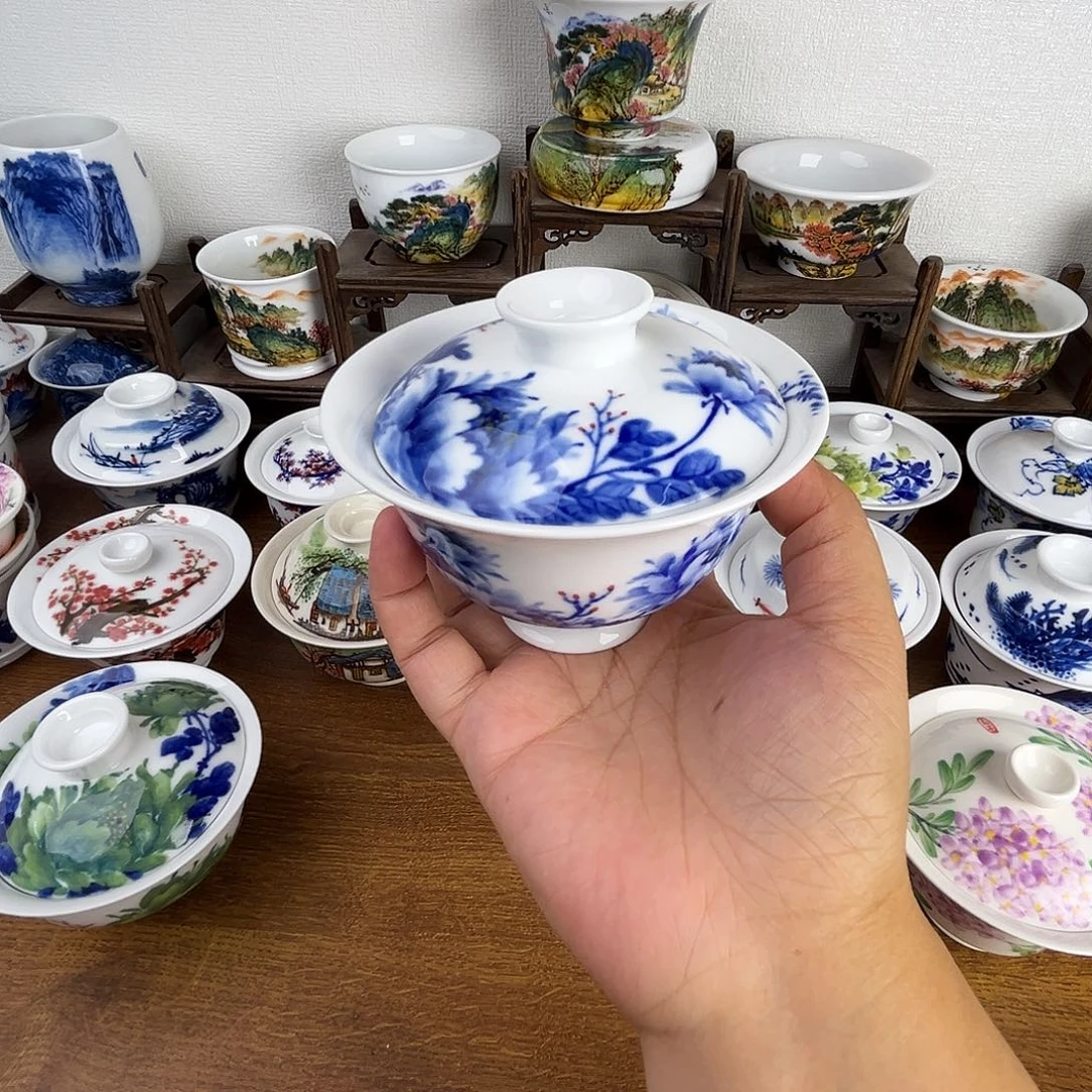 忠意堂釉下彩牡丹盖碗