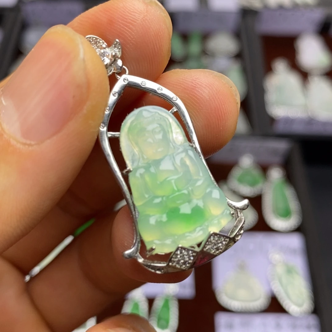 翡翠银S925镶嵌颈饰冰胶小观音