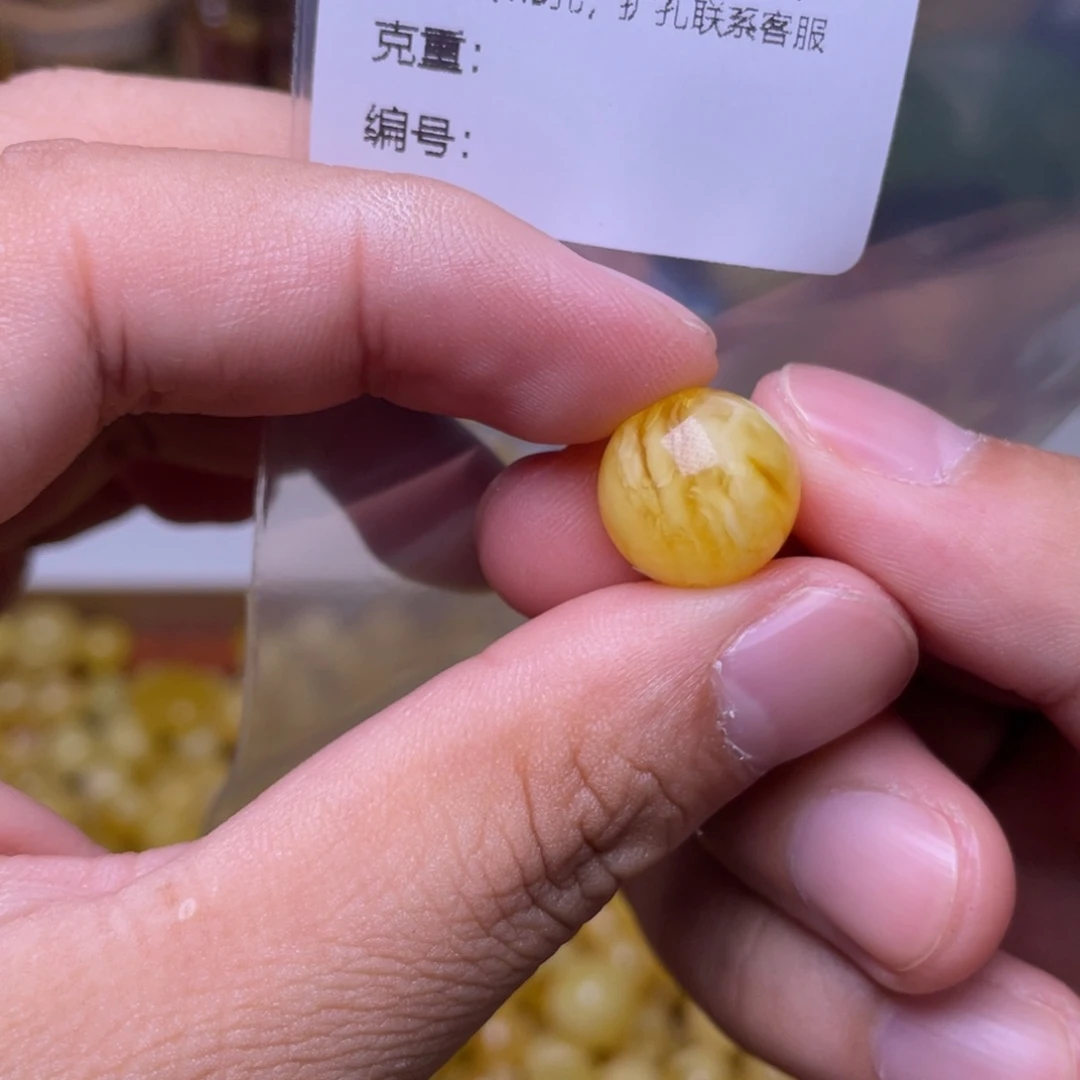 琥珀未镶嵌珠宝奇石