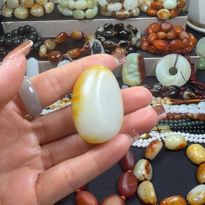 和田玉未镶嵌手串