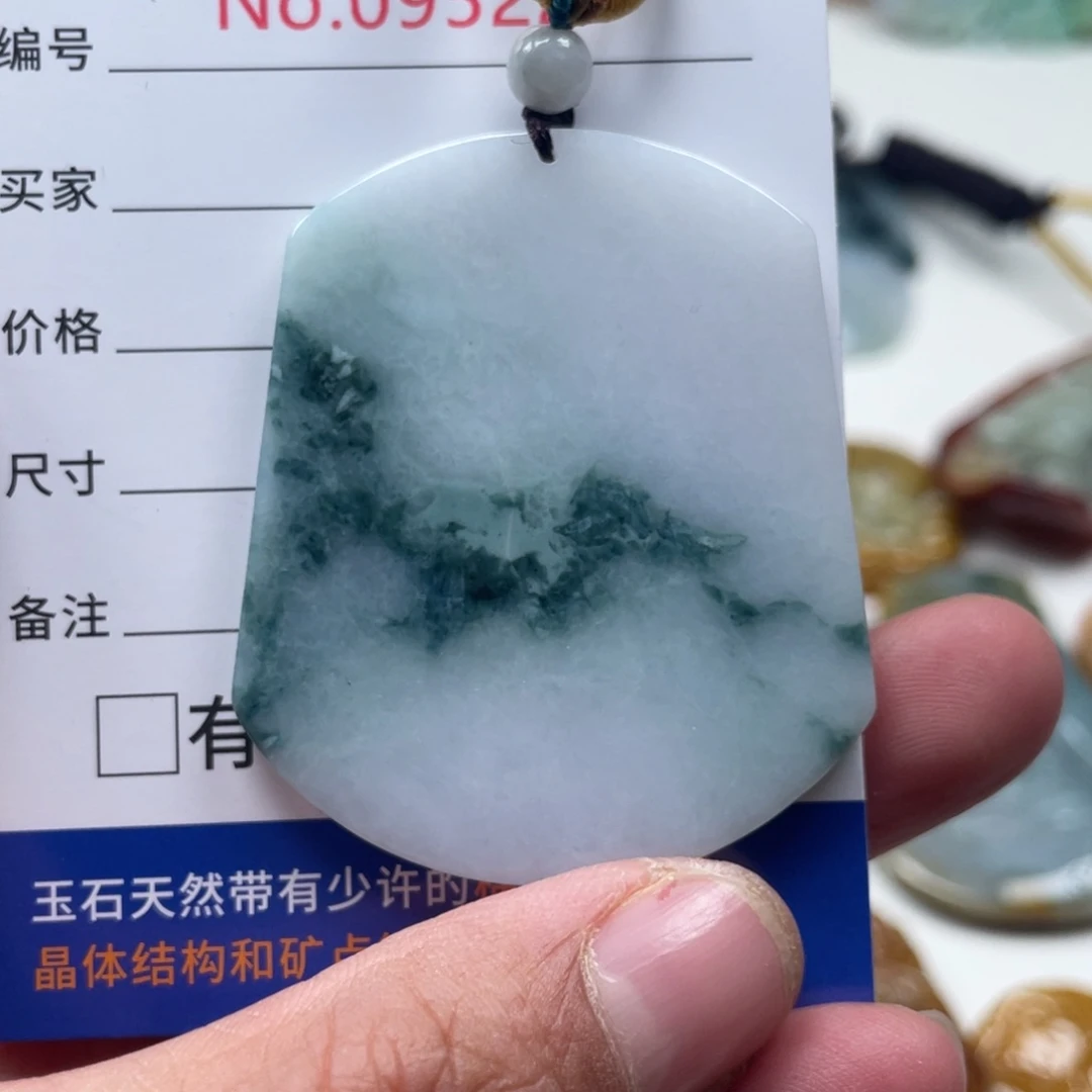 翡翠颈饰未镶嵌翡玉缘翡翠挂件
