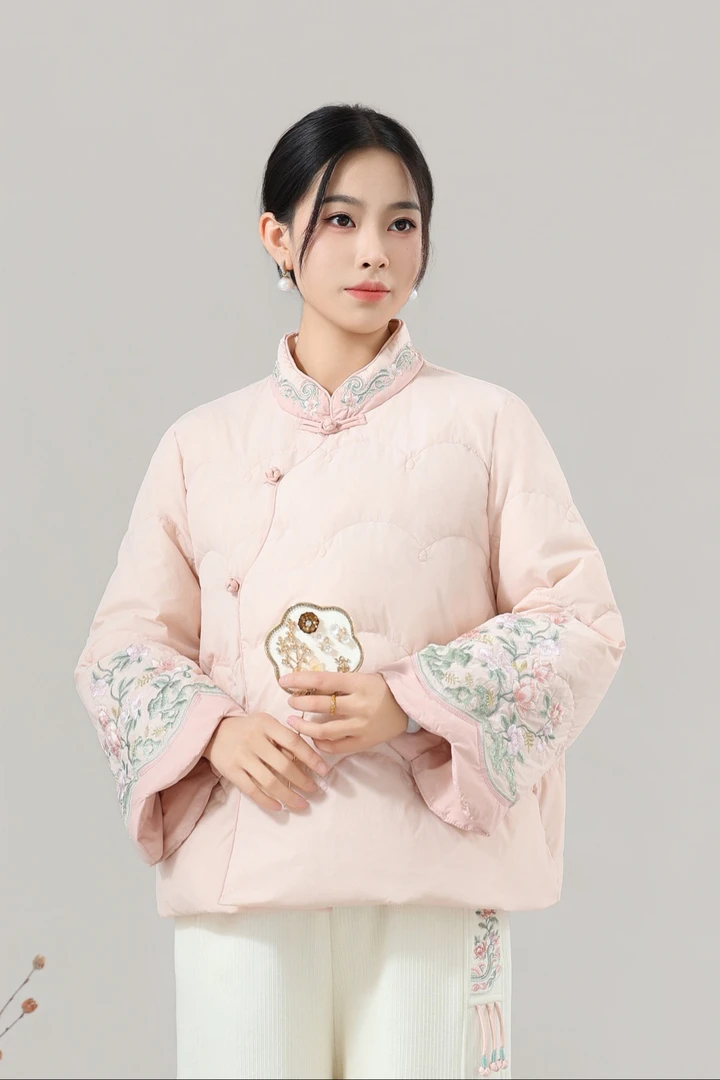 【全色】冬季新款立领斜襟喇叭袖重工花朵刺绣羽绒服3392