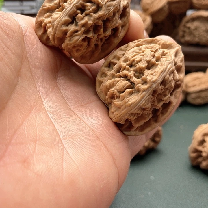 文玩核桃吊坠月*虎39粗筋