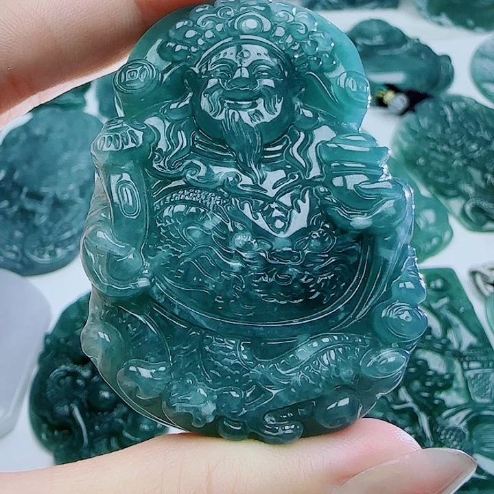 翡翠未镶嵌颈饰多样性发货天然的A货翡翠