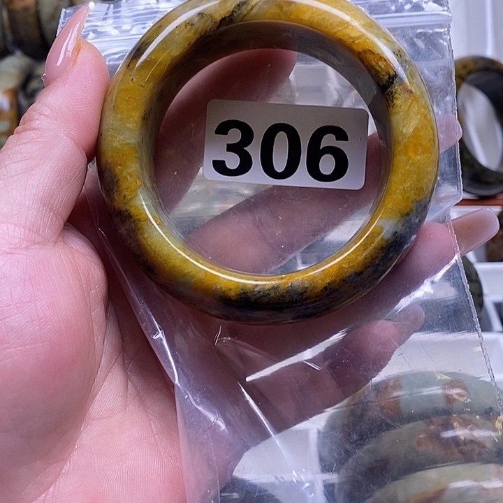 蔷***花蛇纹石玉未镶嵌手镯