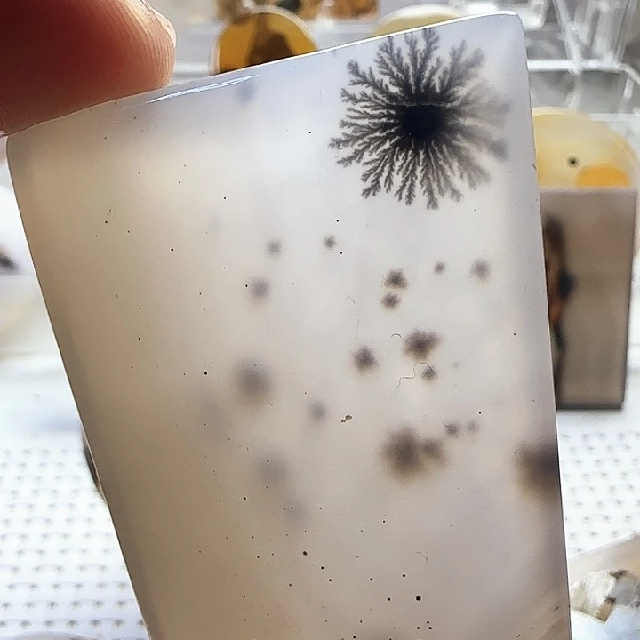 未镶嵌玛瑙/玉髓珠宝奇石