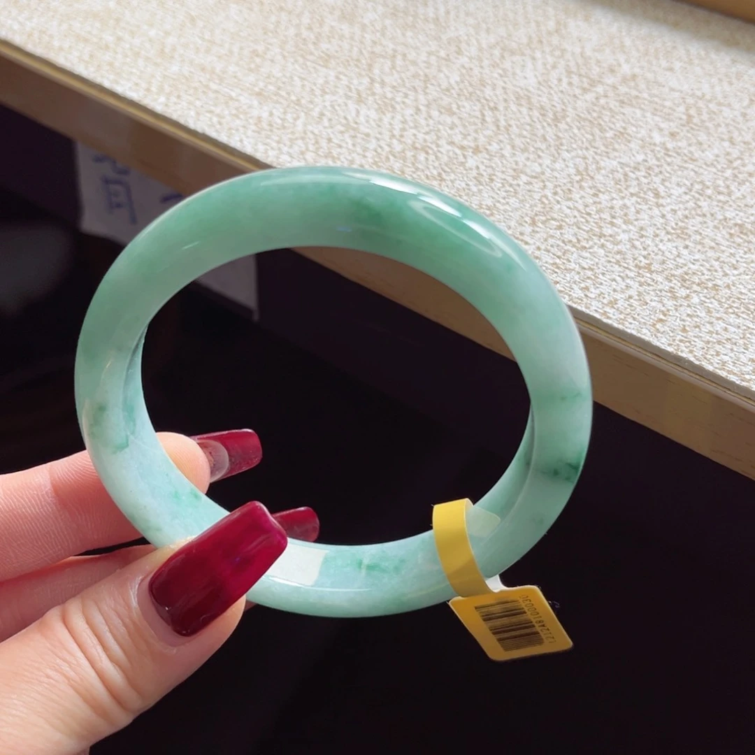 翡翠手镯未镶嵌手镯