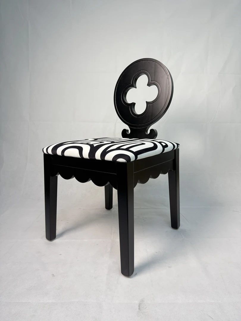 法式复古简约四叶草餐椅实木椅设计师款