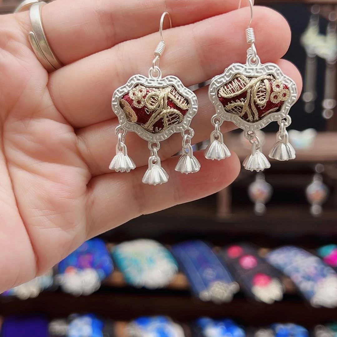 米****织绣手工刺绣工艺品