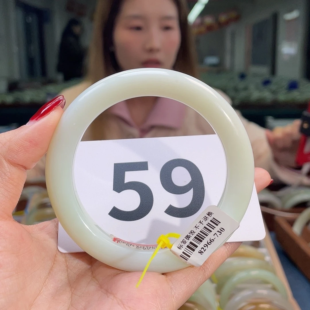 和田玉手镯未镶嵌新疆白