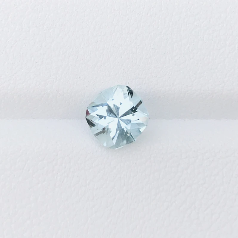 天然巴西海蓝宝裸石高精切高级定制镶嵌设计2.25克拉彩色宝石