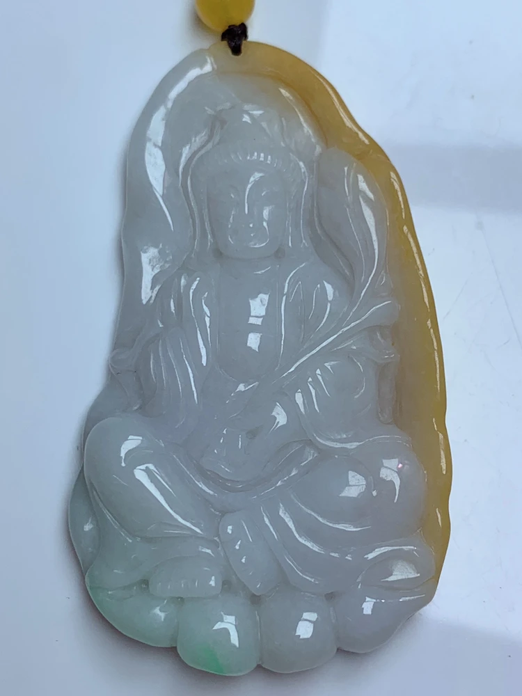 翡翠三彩观音吊坠一件