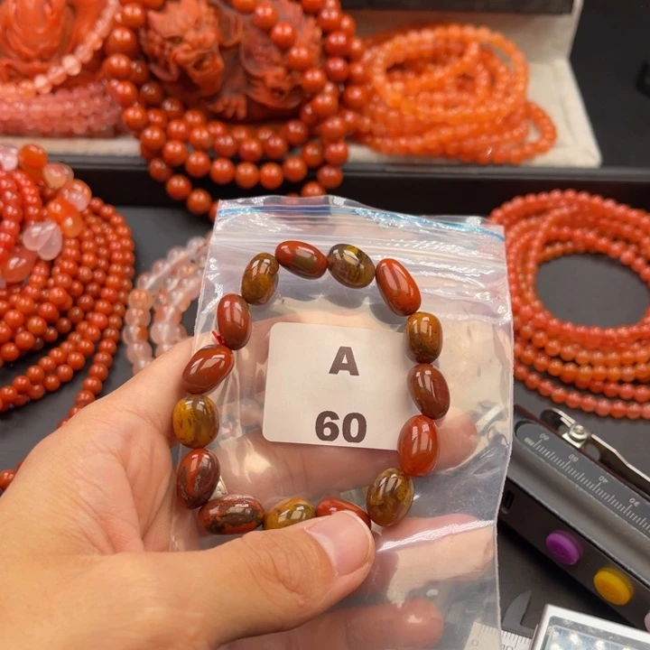 南红玛瑙未镶嵌多样性发货默认微瑕称重10mm