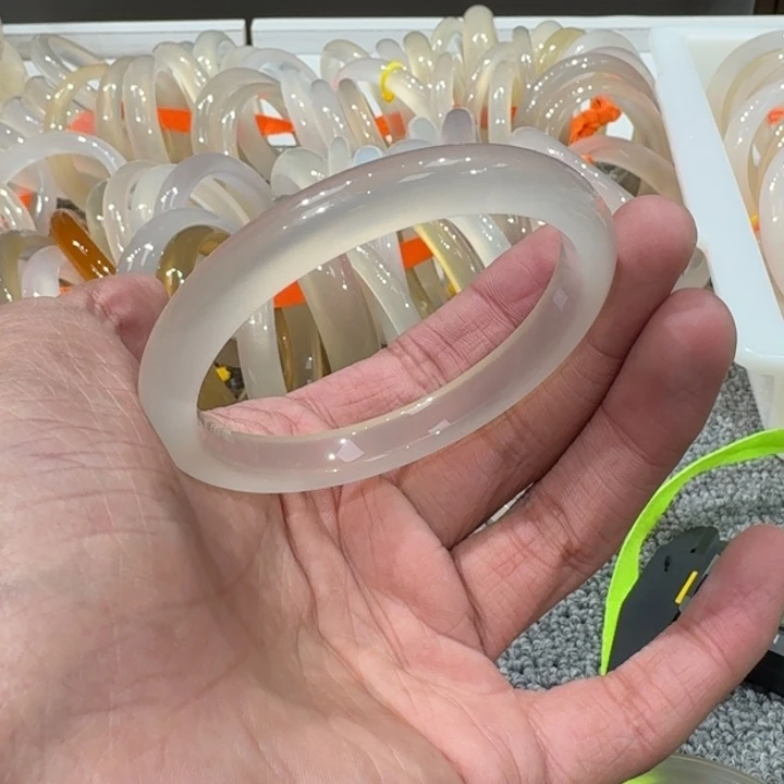 玛瑙/玉髓手镯未镶嵌003