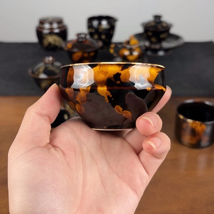 瓷玳瑁釉折肩主人杯