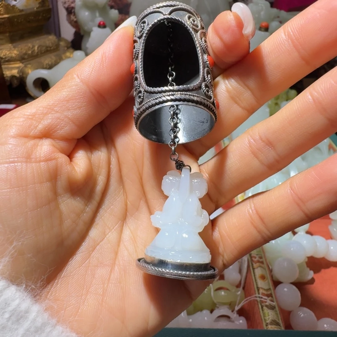 和田玉未镶嵌把件