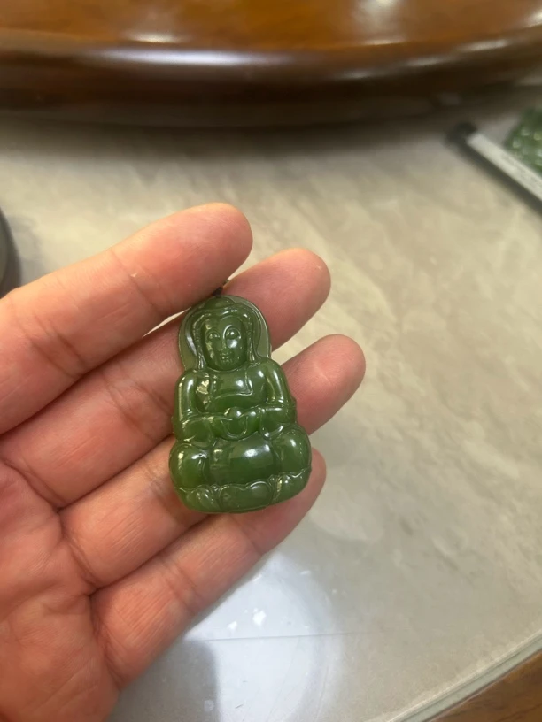 天然和田玉碧玉吊坠