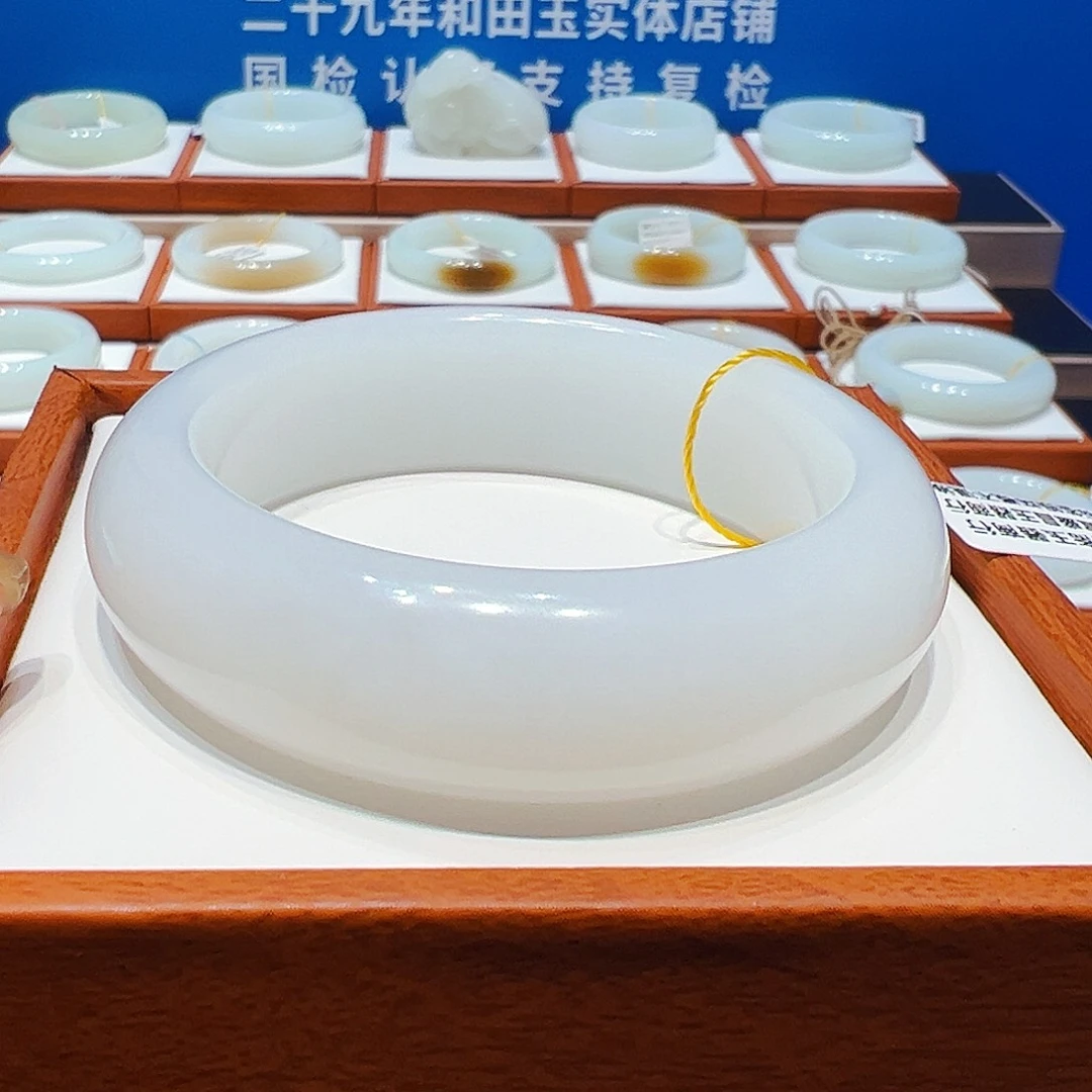 和田玉未镶嵌手镯羊脂白轮胎5556