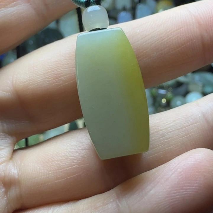 ****️和田玉未镶嵌颈饰