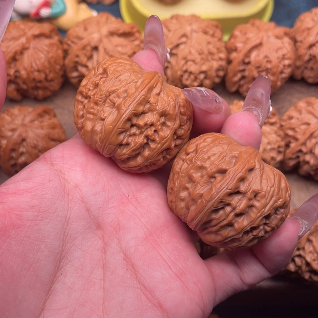 文玩核桃把件精配，红皮平谷元宝41➕