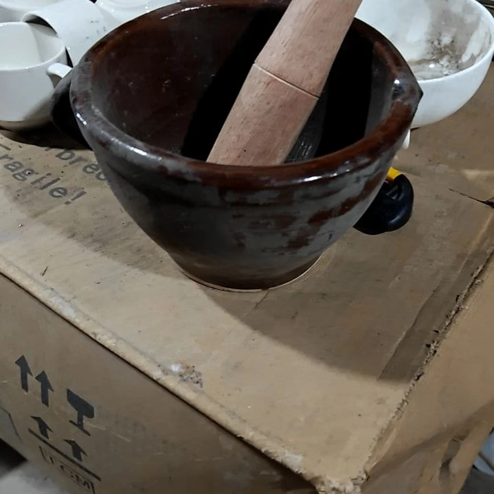 摆件盘子碗茶壶啥都有