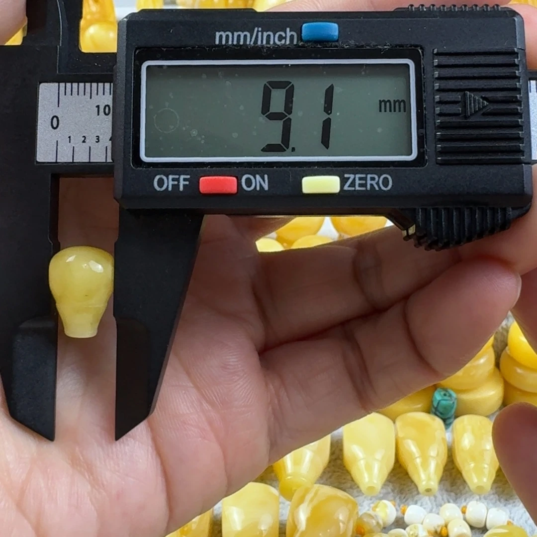 蜜蜡未镶嵌裸石19杂