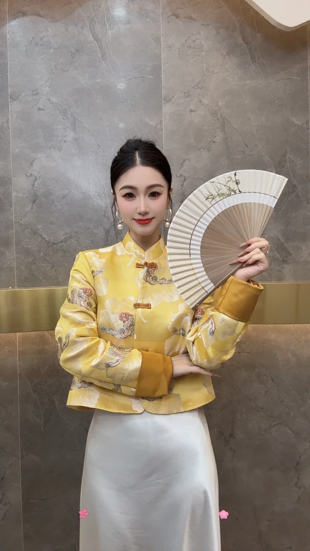 3450新国潮【国色芳华】刺绣一字扣拼接外套