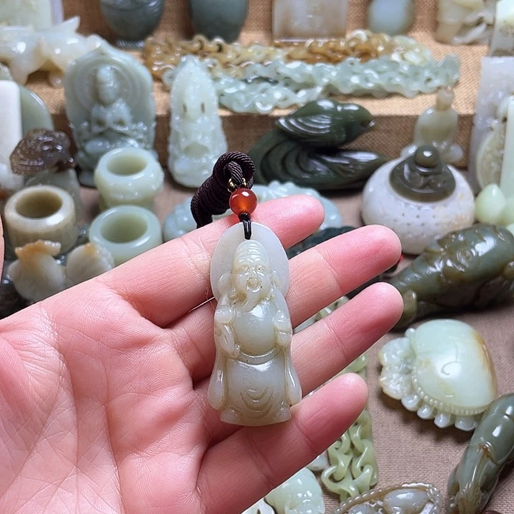 和田玉颈饰未镶嵌