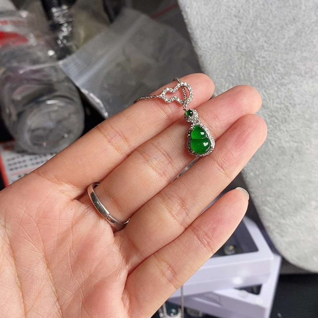 颈饰银S925镶嵌翡翠b****u