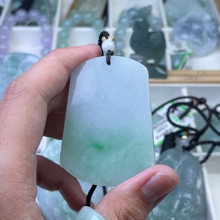 翡翠未镶嵌颈饰240