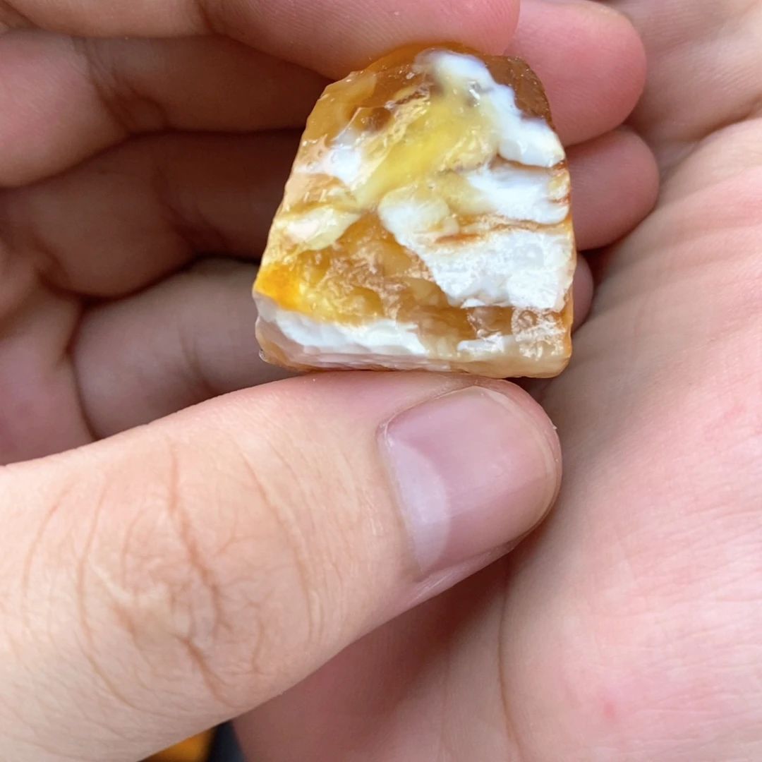 定制琥珀未镶嵌蜜蜡