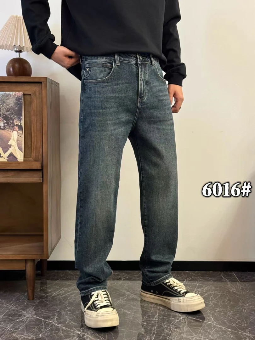 男装实体清仓宽松版牛仔裤
