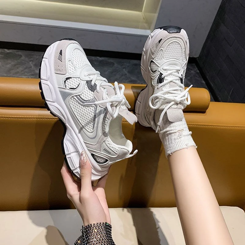 潮流厚底复古老爹鞋型秋季新款时髦百搭抖音超火白色运动鞋适合运