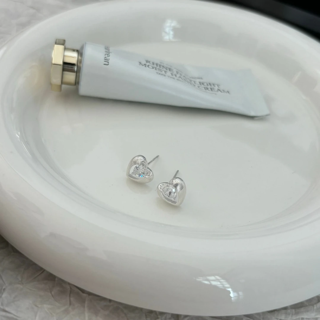 足银合成锆石耳饰 小众韩ins时尚百搭气质简约 波纹绿色爱心耳钉