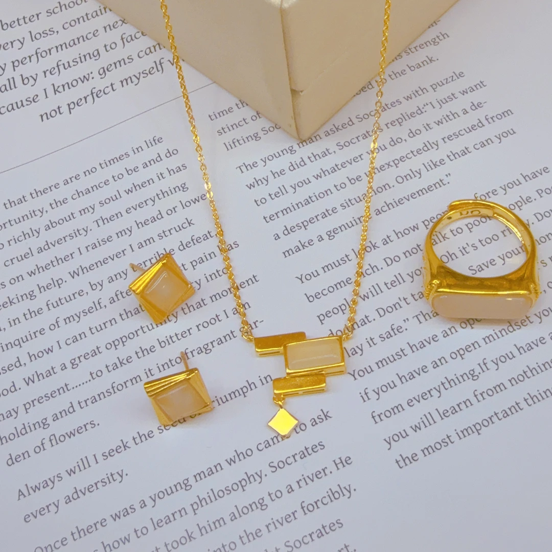 铜合金亚克力项链 新款三件套高档精美百塔完美女款