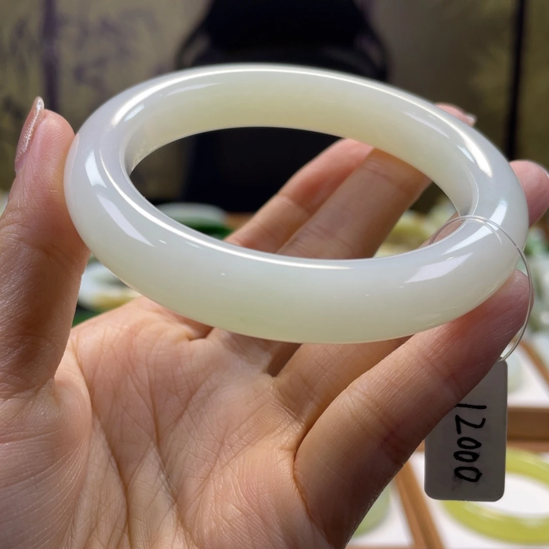 和田玉未镶嵌手镯56圈