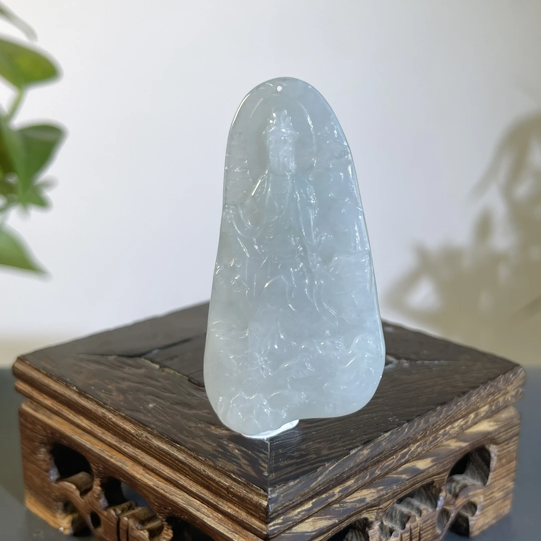 JTW08-38  天然翡翠缅甸A货 自在观音