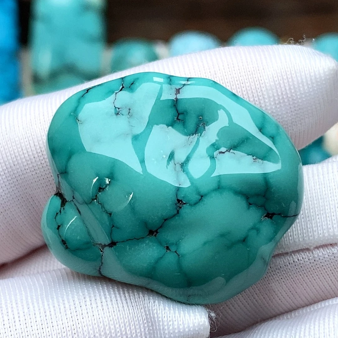 绿松石未镶嵌珠宝奇石