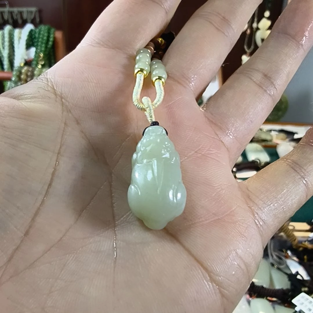 和田玉9K金镶嵌颈饰