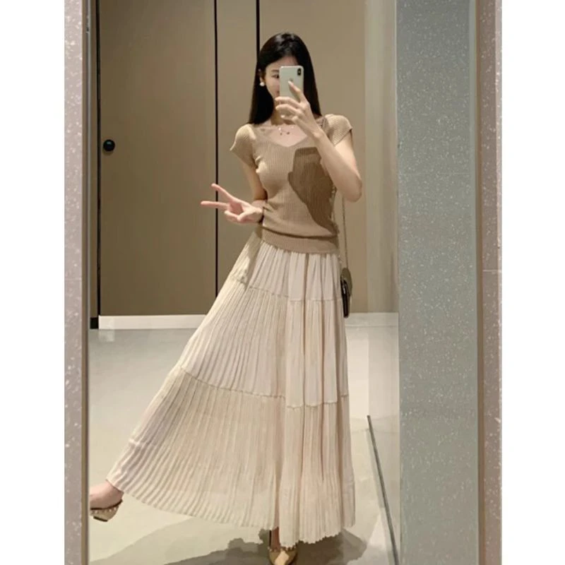 法式V领显瘦洋气短袖T恤女夏季小个子修身短款气质独特漂亮上衣