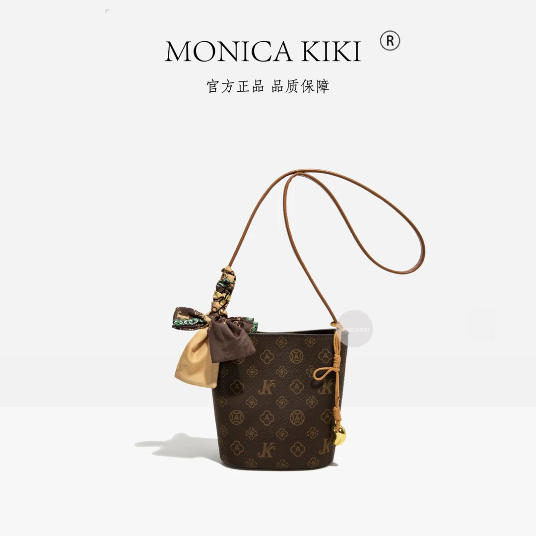 2025夏季单肩耐磨港风斜挎包磁扣女士斜跨隔离包单根手袋1911