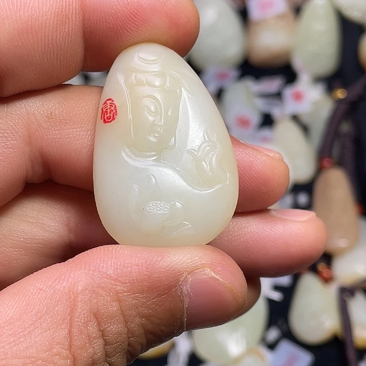 和田玉（糖玉）未镶嵌吊坠(不含链)?*吊坠