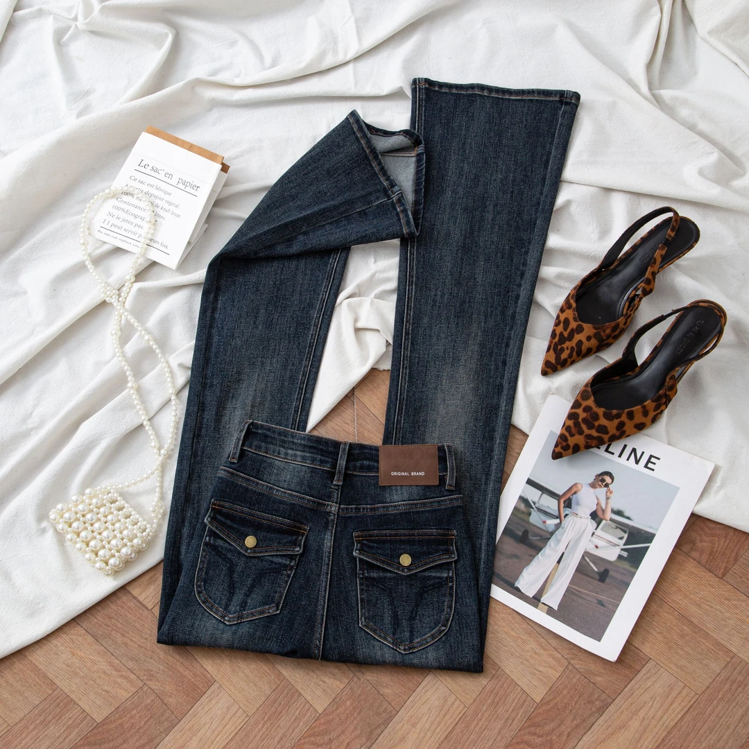 雾霾蓝加绒中高腰微喇牛仔裤女2025秋季高雅弹力显瘦提臀喇叭裤女