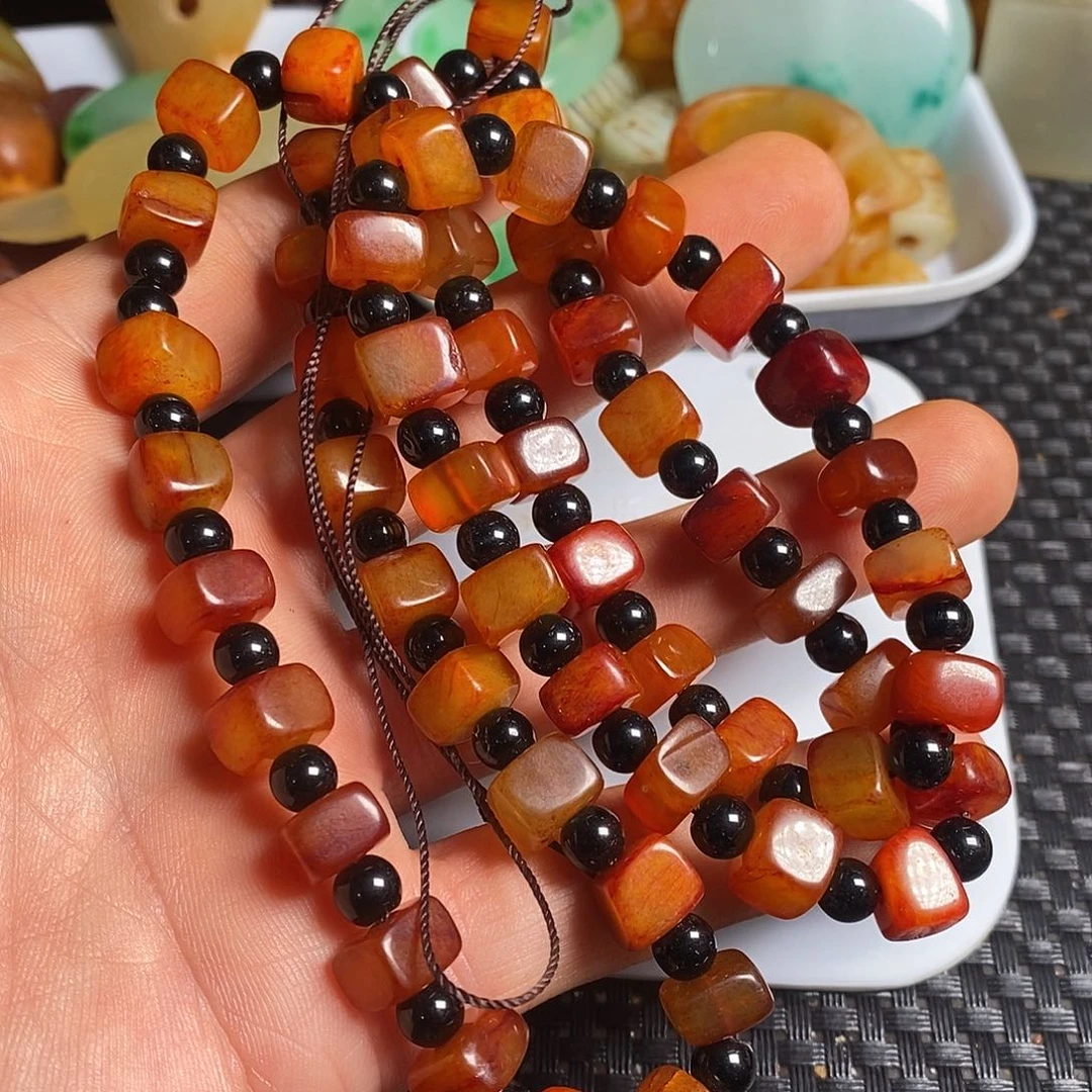 岫岩老玉（透闪石质玉）未镶嵌珠宝奇石