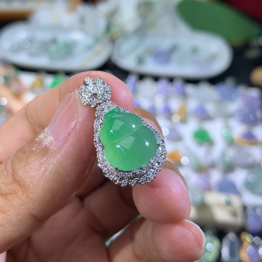 翡翠18K金镶嵌吊坠(不含链)