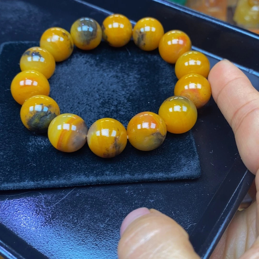 未镶嵌石英质玉（黄龙玉）颈饰