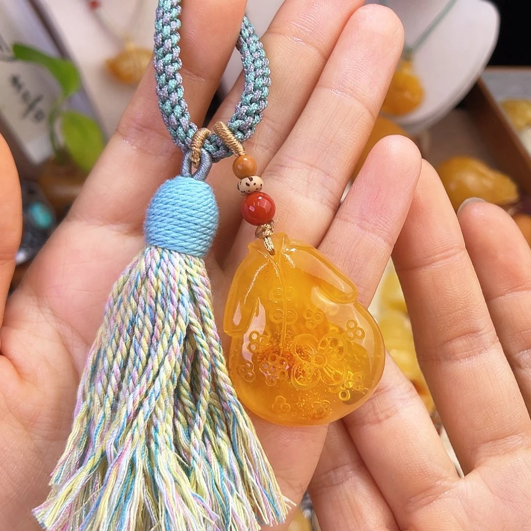 未镶嵌琥珀珠宝奇石